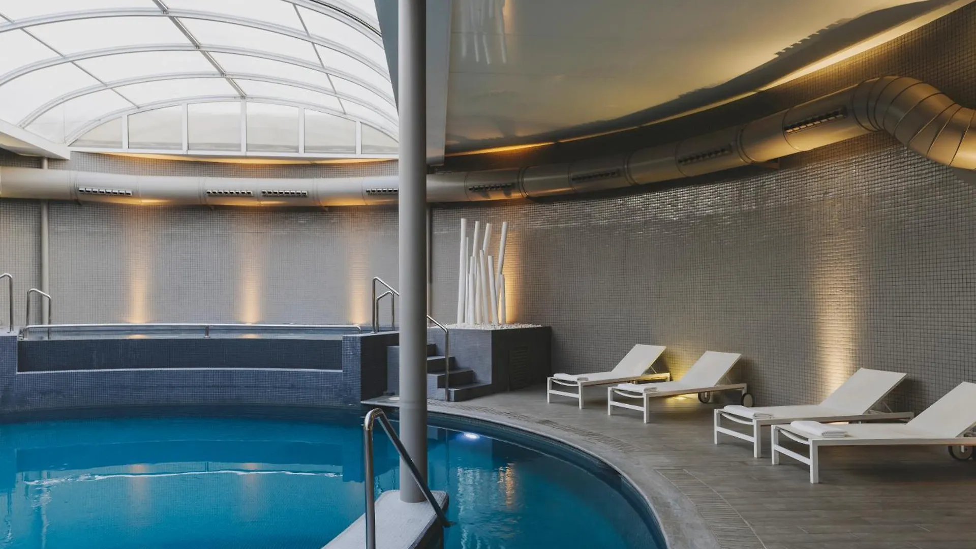 Hotel Spa Mediterraneo Park Roses 4*,